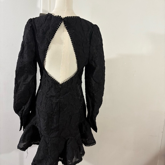 NWT Saints And Secrets Black Long Sleeve Dress V-Neck Open Back Sz L Ruffle Hem - Picture 5 of 16